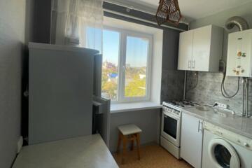 2-к квартира, 42 м², 3/5 эт.