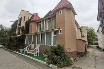 Гостиница, 180 м²