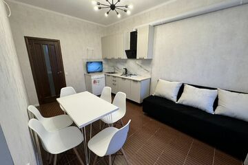 2-к квартира, 102 м², 2/7 эт.