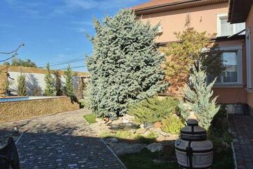 Дом, 298 м², 3 эт.