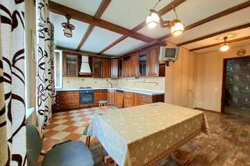 4-к квартира, 100 м², 4/4 эт.