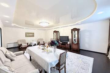 Дом, 201,8 м², 2 эт.